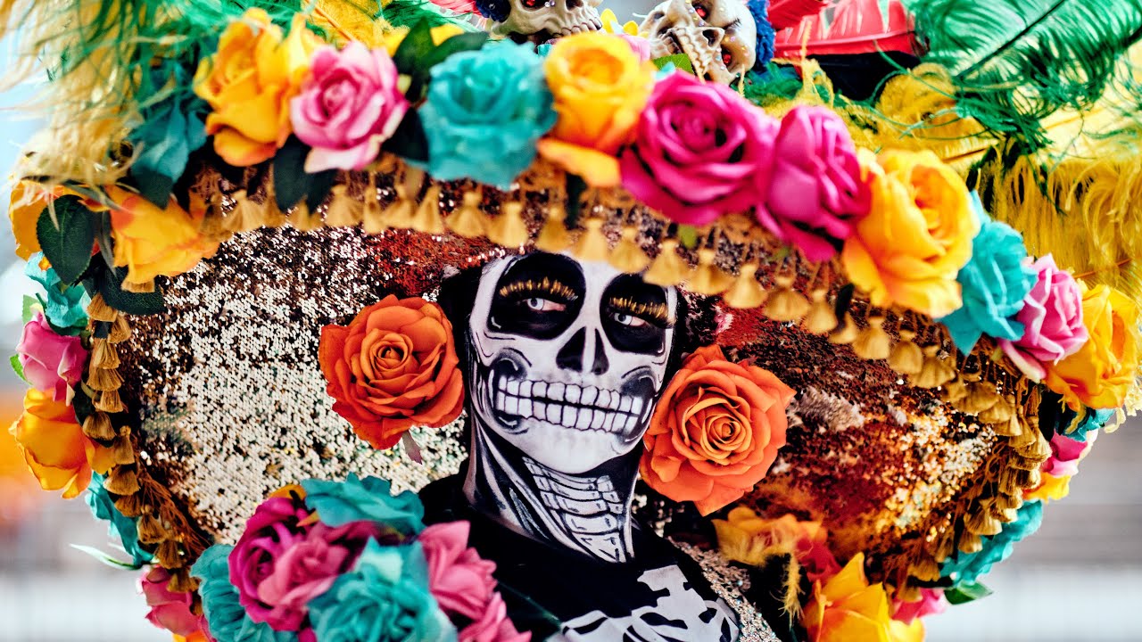 how is dia de los muertos celebrated in mexico city